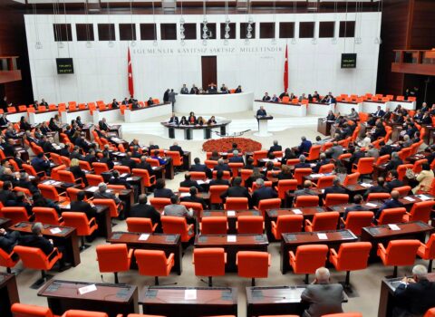 TBMM-də ABŞ sanksiyalarını rədd edən bəyanat imzalandı