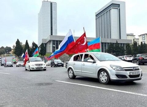 Rus icması Ordumuza dəstək üçün avtomobil yürüşü keçirdi – Foto