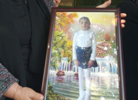 Ermənilərin qətlə yetirdiyi 7 yaşlı Aysu dəfn edildi… – FOTOLAR