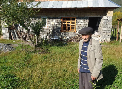 Pensiyasını orduya dəstək üçün verdi – Hikmət babadan qürurlandıran hərəkət – VİDEO