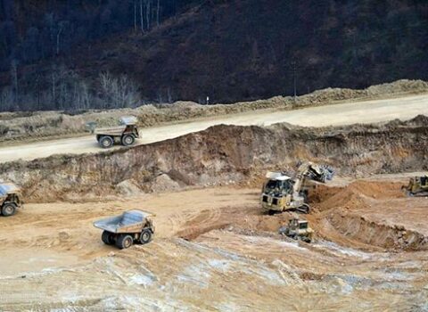 Qarabağdakı 112 ton qızılı itirmək istəməyən Rus şirkəti Kəlbəcərə silah və muzdlu yığır – FOTOLAR