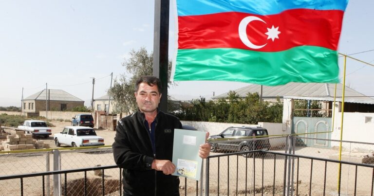 Şəhid ailələri və Qarabağ əlillərinə yeni fərdi evlər təqdim edildi – FOTOLAR Şəhid ailələri və Qarabağ əlillərinə yeni fərdi evlər təqdim edildi – FOTOLAR