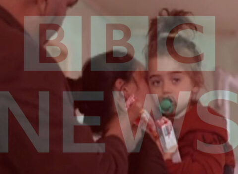 “Deyir, baba, anamı gətir” – Erməni terroru nəticəsində ailəsini itirən balaca Xədicə ilə bağlı reportaj – VİDEO