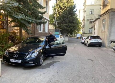Ön cəbhədə döyüşən əsgərimizin ikiqapılı avtomobil arzusu gerçəkləşdirildi – FOTO/VİDEO