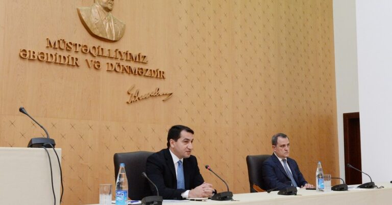 Ceyhun Bayramov və Hikmət Hacıyev mətbuat konfransı keçirir – YENİLƏNİB – CANLI YAYIM Ceyhun Bayramov və Hikmət Hacıyev mətbuat konfransı keçirir – YENİLƏNİB – CANLI YAYIM