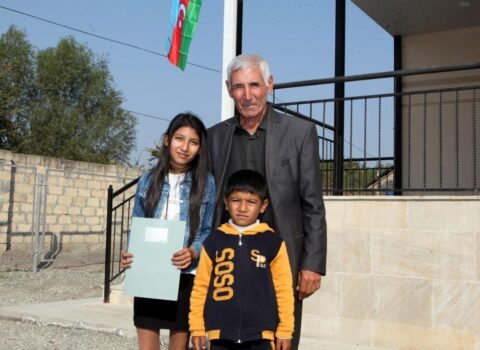 Daha 4 rayonda şəhid ailələri və Qarabağ əlillərinə ev verildi – FOTOLAR