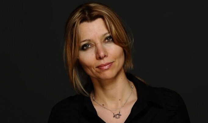 Bu kitab mağazaları da Elif Şafakın kitablarını boykot etdi – FOTO Bu kitab mağazaları da Elif Şafakın kitablarını boykot etdi – FOTO
