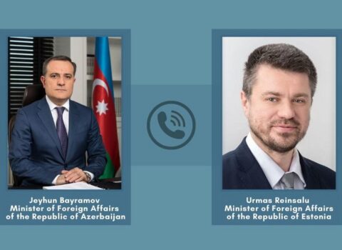 Ceyhun Bayramov eston həmkarı ilə danışdı