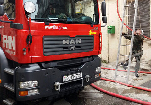 Xızıda ikimərtəbəli evdə YANĞIN