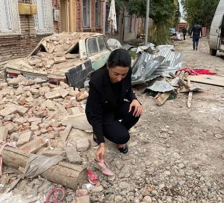 Ombudsman ermənilərin raket zərbələrinə məruz qalan Gəncədə – FOTOLAR Ombudsman ermənilərin raket zərbələrinə məruz qalan Gəncədə – FOTOLAR