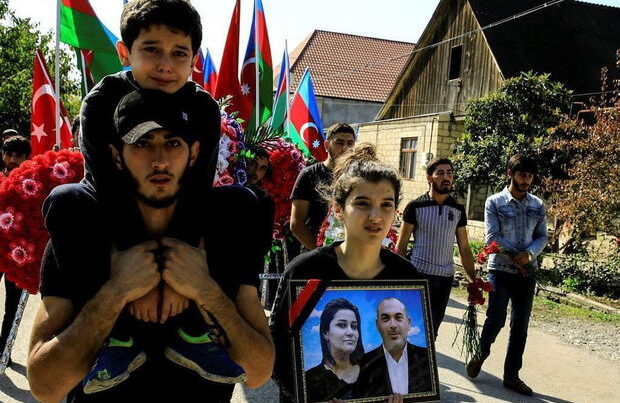 Nazirlik Gəncə terrorunda hər iki valideynini itirmiş qardaş-bacını himayəyə götürdü – RƏSMİ Nazirlik Gəncə terrorunda hər iki valideynini itirmiş qardaş-bacını himayəyə götürdü – RƏSMİ