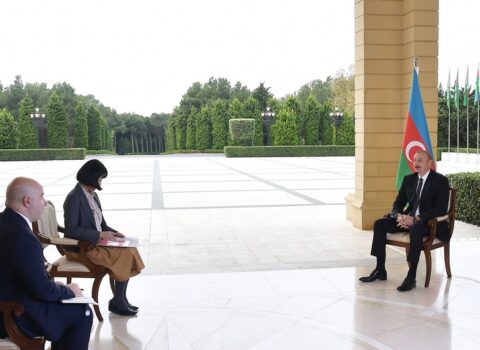 Prezident Yaponiyanın “Nikkei” qəzetinə müsahibə verib – FOTO