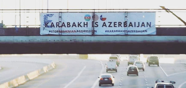 Hyustonun mərkəzində “Qarabağ Azərbaycandır!” şüarı nümayiş etdirilib – FOTO Hyustonun mərkəzində “Qarabağ Azərbaycandır!” şüarı nümayiş etdirilib – FOTO