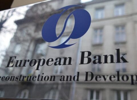 AYİB Azərbaycan iqtisadiyyatı üçün əsas riskləri açıqlayıb