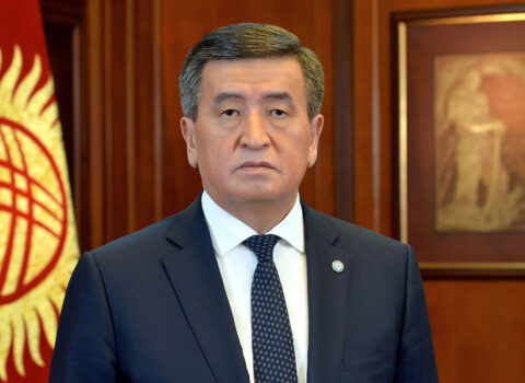 Qırğızıstan Prezidenti istefa verdi