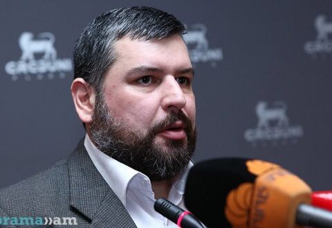 “Bəlkə Ermənistan Rusiyaya qarşı müharibəyə hazırlaşır?” – Vrtanesyan