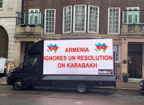 Londonda Azərbaycan Ordusuna dəstək məqsədilə kreativ aksiya keçirildi