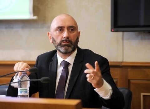 İtalyan senator ermənilərin Gəncəyə hücumunu pislədi