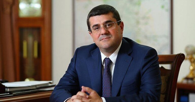 Qondarma rejimin “rəhbəri” öz ailəsini Qarabağdan çıxardı Qondarma rejimin “rəhbəri” öz ailəsini Qarabağdan çıxardı
