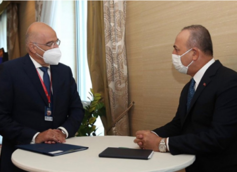 Mövlud Çavuşoğlu Yunanıstanın Xarici İşlər naziri ilə görüşdü