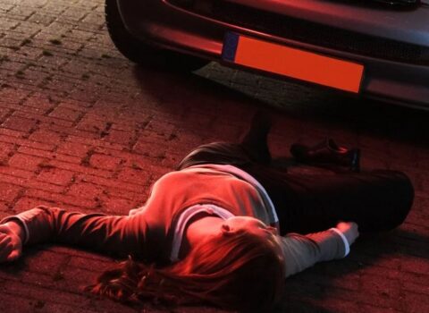 Bakıda 19 yaşlı qızı avtomobil vurdu