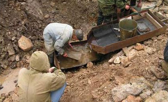Rusiya şirkəti Qırğızıstanda qızıl hasilatını dayandırdı Rusiya şirkəti Qırğızıstanda qızıl hasilatını dayandırdı