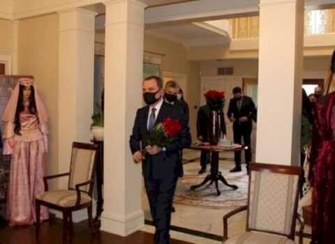 Ceyhun Bayramov Vaşinqtondakı səfirliyimizi ziyarət etdi – FOTO