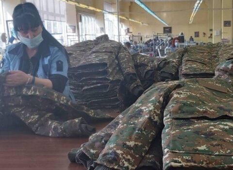 Tikiş fabrikinin direktoru Naira Arakelyan: “Erməni əsgərləri soyuqdan donurlar” – Orduda depressiya var