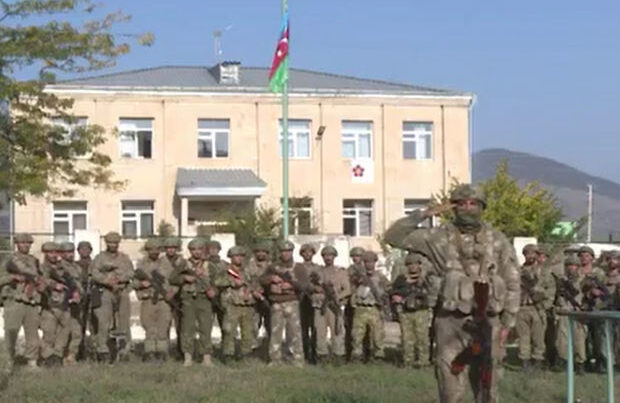 Zəngilanda ucaldılan bayrağımız hansı binanın qarşısında dalğalanır? Zəngilanda ucaldılan bayrağımız hansı binanın qarşısında dalğalanır?