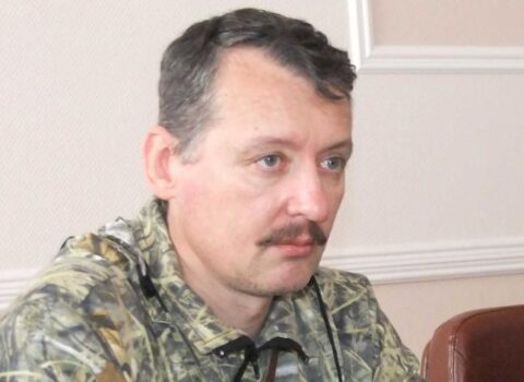 İqor Strelkov: “Qarşıda Rusiyanı uzun və qanlı müharibə gözləyir”