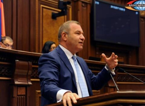 Mikael Melkumyan: “Nikol Paşinyan Heydər Əliyevin yarımçıq qalmış layihəsini həyata keçirir”