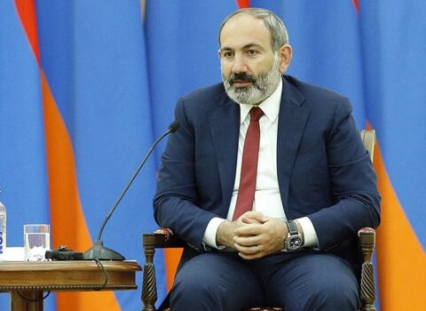 Paşinyan deputatlarıyla sövdələşməyə başladı