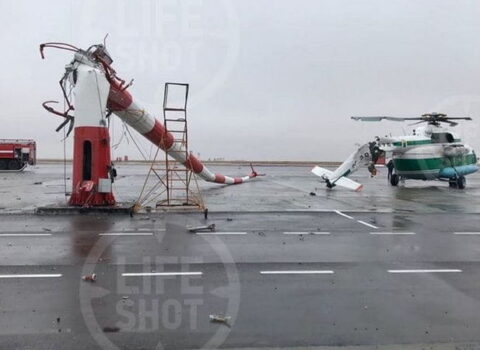 Rusiyada helikopter işıq dirəyinə çırpıldı – ANBAAN VİDEO