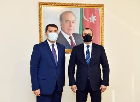Adil Əliyev Qazaxıstanın ölkəmizdəki səfiri Serjan Abdıkərimovla görüşüb – FOTO