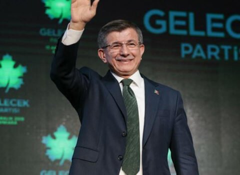 Əhməd Davudoğlu COVID-19-a yoluxdu