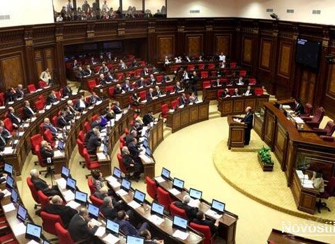 İrəvanda Qarabağ müzakirəsi: MM-də mübahisə yarandı