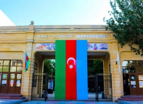 Bayrağımızı təhqir edən tələbə üzr istədi – Video