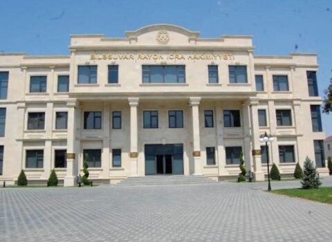 İcra başçısı müavinini işdən çıxardı