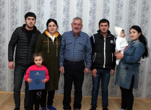 28 şəhid ailəsi və Qarabağ müharibəsi əlili evlə təmin olundu – FOTOLAR