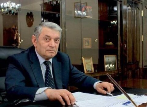 Daha bir erməni nazir istefa verdi