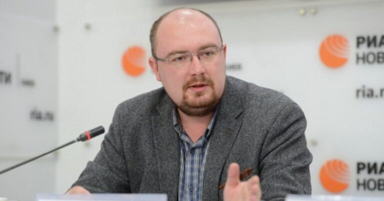 Denis Denisov: "Hazırda Ermənistanda Paşinyana qarşı bir qüvvə - lider yoxdur"