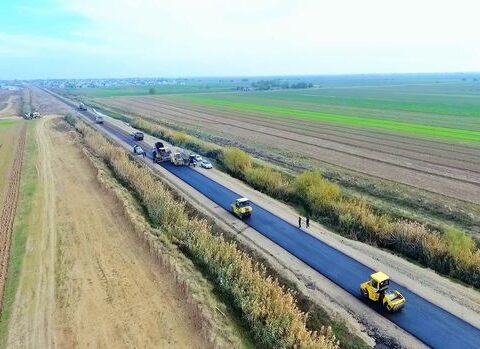 Əhəmiyyətli avtomobil yolu bir-neçə marşrut üzrə yenidən qurulur – FOTOLAR