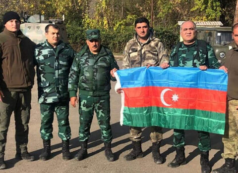 Firdovsi Umidov Qarabağda qəhrəman sərhədçilərə bayraq təqdim etdi – Fotolar