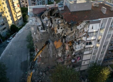 İzmirdə zəlzələ ilə bağlı axtarış-xilasetmə işləri tamamlandı – 112 ölü, 137 yaralı