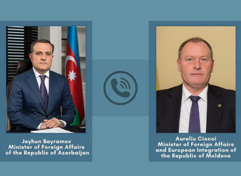 Ceyhun Bayramov moldovalı həmkarı ilə telefonla danışdı