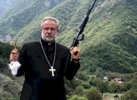 Xudavəngin erməni keşişi İrəvana çağrıldı