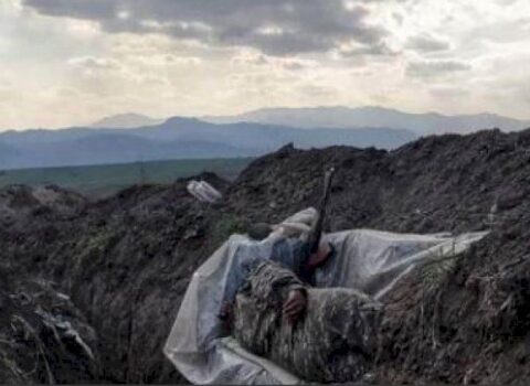 “Paşinyan, Erməni əsgərinin yataq kisəsi haradadır?”