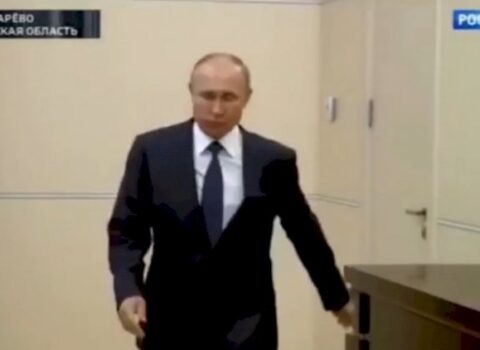Putin bəyanatı belə imzalayıb – Yeni görüntülər yayıldı