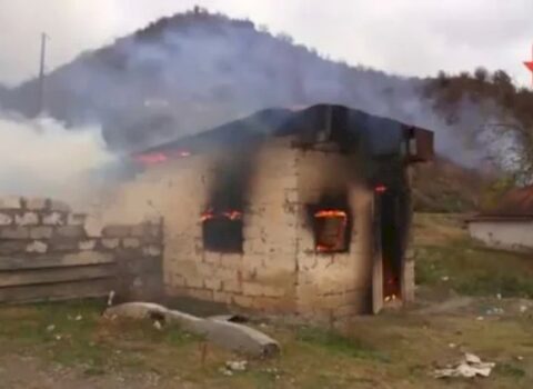Ağdamın kəndində yaşayan erməni: “Türklərə qalmasın deyə ən doğrusu yandırmaqdır!” – VİDEO