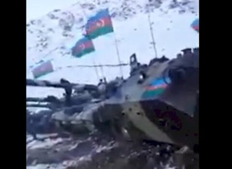Murovda Azərbaycan bayraqları ilə bəzədilən tanklar Kəlbəcəri gözləyir – VİDEO